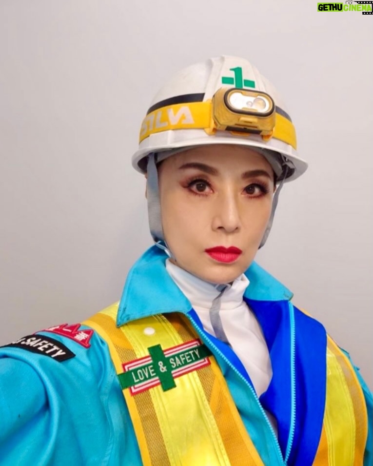 Mao Daichi - 14K Likes - この世には
2通りの人間がおる
誘惑に負ける人間と 踏ん張る人間
あんたはどっちや！

#CM
#2通りの人間
#工事 ⛑️
#大地真央
#MAODAICHI