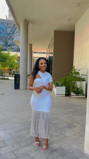 Mapaseka Koetle Instagram - You are all invited to our SIP & SHOP Black Friday Sale 💕💕
Shop from @uzuri.secrets and @chicandposhstyles
50% on everything on the rails!!
Lots of new designs 💃🏾💃🏾💃🏾💃🏾
Friday 17 Nov 9-5pm
Saturday 18 Nov 9-3pm
Friday 24 Nov 9-5pm
Saturday 25 November 9-3pm
We can’t wait to Sip & Shop with you ladies 💕💕💕💕💕💕💕💕