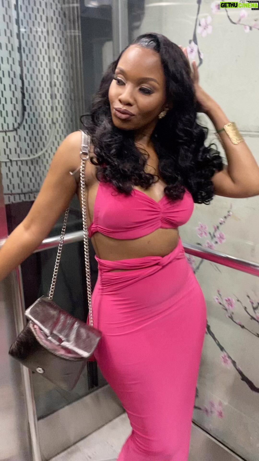 Mapaseka Koetle - 36.9K Likes - Ke Nna oo kere ke ba sexy ka mokhabanyana in the lift then boom loadshedding 😂😂😂 bophelo ke ntwa .