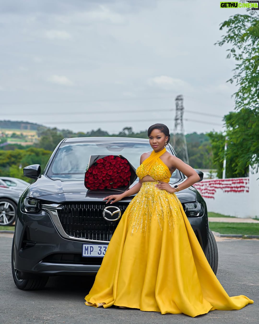 Mapaseka Koetle - 98.8K Likes - Some moments don’t need words, just feeling. 🌹✨
Here’s to new beginnings, golden days, and drives that remind you that The Feeling Will Find You. #WonderrrrAwaits #MazdaCX60 #MazdaSA #MazdaxMapasekaKoetle