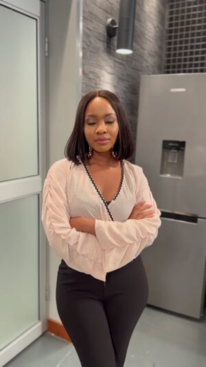 Mapaseka Koetle Instagram - There’s hope for everyone 😂, ba nzamile❤️#funonset #happyvalentinesday