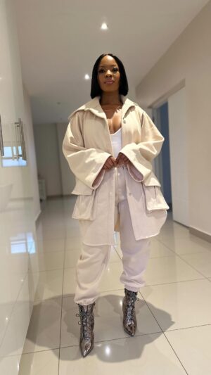 Mapaseka Koetle Instagram - 🤍
Looks : @uzuri.secrets