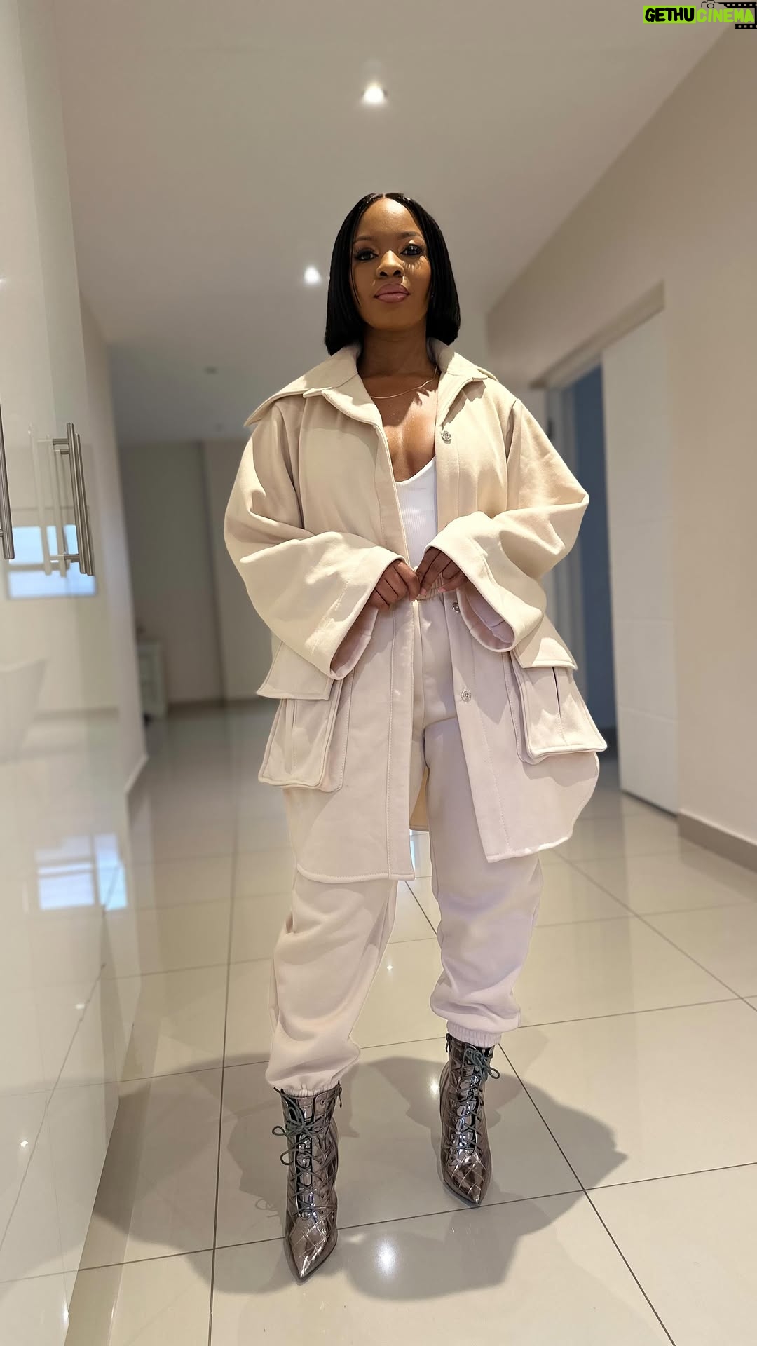 Mapaseka Koetle - 37.8K Likes - 🤍

Looks : @uzuri.secrets