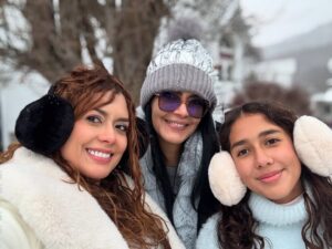 Marcela Posada Instagram - La vida es bonita cuando la vives en muy buena compañía #Felizaño para todos.
@natalyarbelaez1 @soysaragarzon @sebasl350 @mavy0208 #victorialedesma @manny_j_pelaez_