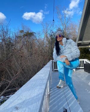 Marcela Posada Instagram - Agradezco cada minuto de dificultad que me permitió aprender y crecer! #felizaño2025 #Felizaño #washington #USA besos para todos ¡Felicidad y abundancia para este nuevo comienzo! Gracias por tanto cariño y compañía en este 2024 los amooooo
