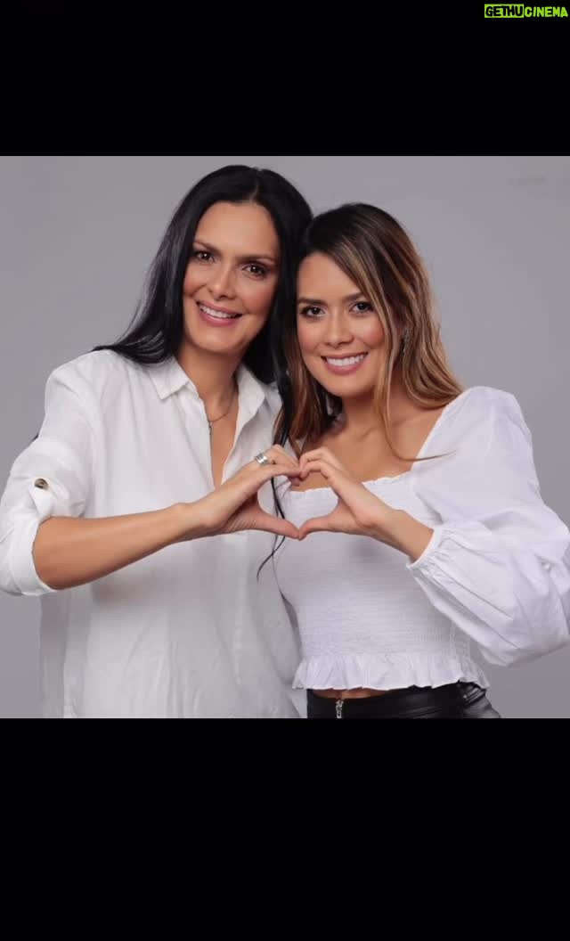 Marcela Posada - 895 Likes - @natalyarbelaez1 
Eres el amor de mi vida y siempre he estado muy orgullosa de ti y de él ser humano en el que te has convertido, especialmente el la Mamá que eres!
Desde muy joven tomaste decisiones muy valientes por el amor a tu hija. Dejaste muchas cosas de lado, madrugaste, la llevaste a clases, te esforzaste todos los días.

Sé que no fue fácil. Sé que hubo críticas, gente que no entendió, momentos en los que tuviste que alejarte de personas. Pero tú seguiste adelante con el corazón lleno de amor y el deseo de darle lo mejor a tu niña.

Dios ha visto cada sacrificio que has hecho, y estoy segura de que te va a seguir recompensando.Porque el amor verdadero, el esfuerzo constante y el corazón de una buena madre, siempre reciben su premio.

Soy muy feliz de verte como madre y como profesional. Eres un ejemplo de fortaleza, de entrega y de amor. Me enseñas todos los días nuevas formas de amar, y por eso no solo soy tu mamá… también soy tu fan #1
#felizdiadelamadre