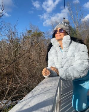 Marcela Posada Instagram - Agradezco cada minuto de dificultad que me permitió aprender y crecer! #felizaño2025 #Felizaño #washington #USA besos para todos ¡Felicidad y abundancia para este nuevo comienzo! Gracias por tanto cariño y compañía en este 2024 los amooooo