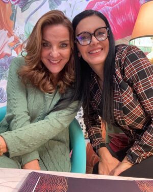 Marcela Posada Instagram - Jueves de #tbt con estos hermosos recuerdos #bettylafealahistoriacontinua @lucesvel @julioc_herrera_ #bettylafea
