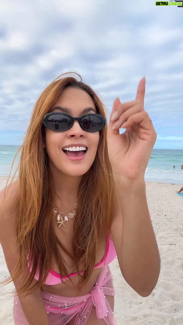 Marcela Posada - 1.7K Likes - Siguiéndole el paso a mi hija @natalyarbelaez1 #Colombia #Miami