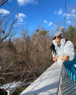 Marcela Posada Instagram - Agradezco cada minuto de dificultad que me permitió aprender y crecer! #felizaño2025 #Felizaño #washington #USA besos para todos ¡Felicidad y abundancia para este nuevo comienzo! Gracias por tanto cariño y compañía en este 2024 los amooooo