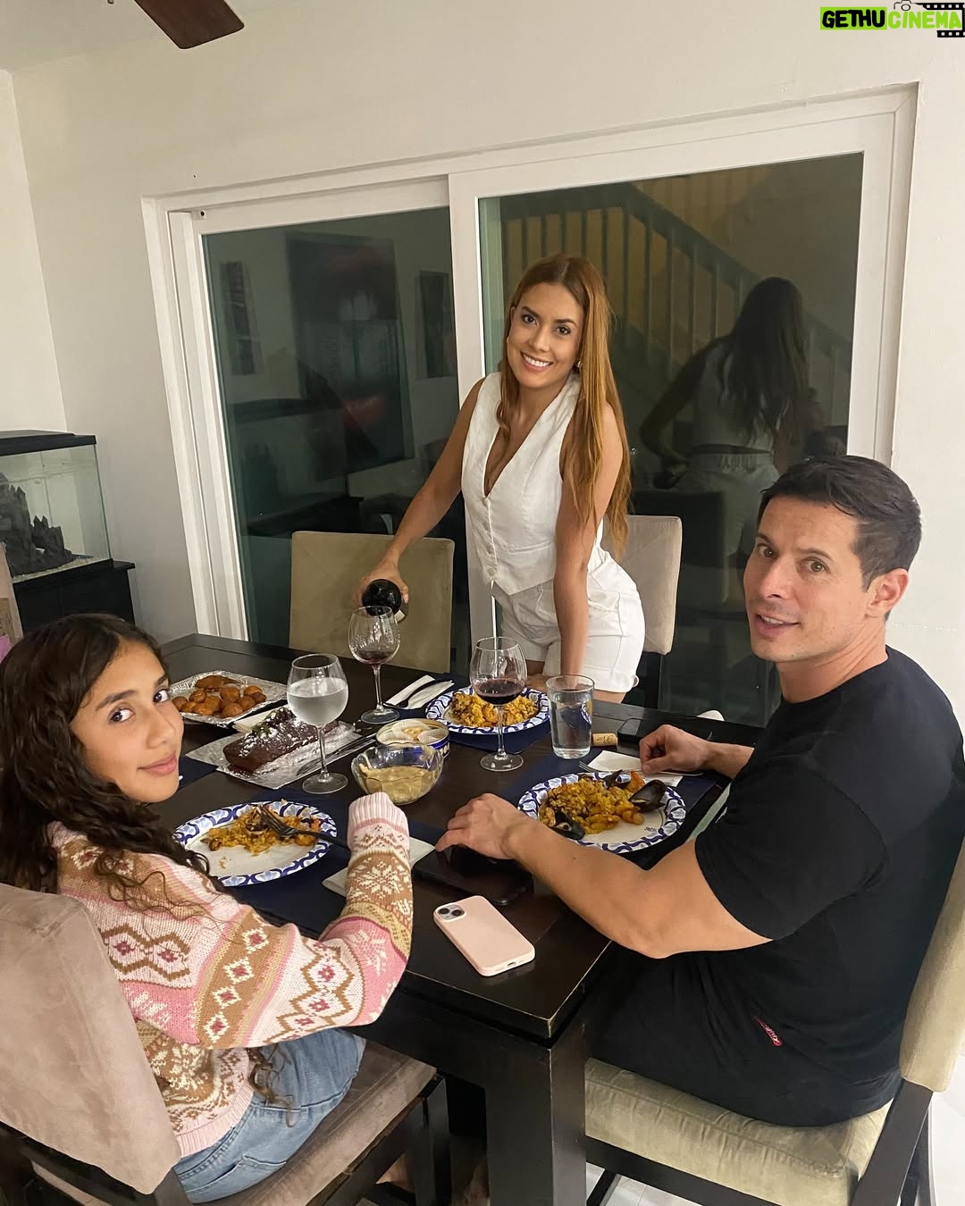 Marcela Posada - 2.2K Likes - Resumen de Navidad! Gracias a Dios por tantas bendiciones @natalyarbelaez1 @soysaragarzon @sebasl350 @mavy0208 @manny_j_pelaez_