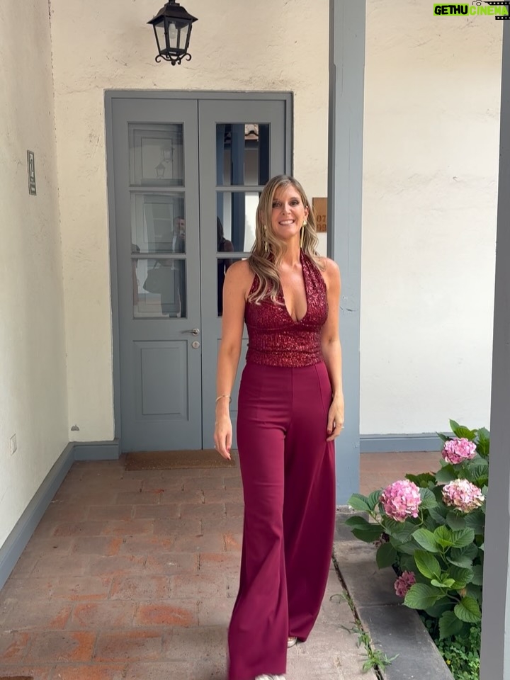 Marcela Sabat - 1.7K Likes - Tremendo matrimonio se mandaron ¡Felicidades @katherine_echaiz y Javier! Todo increíble 🚀 Los queremos ❤️

💃Me creo lo máximo 😅 con mi outfit @claraedwards_