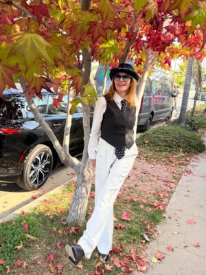Marg Helgenberger Instagram - Wishing all you ghosts, goblins, monster trucks, & Annie Hall’s out there a very spooky Halloween! 👻👺🤡😈🎃

“La de dah, La de dah” 💖

#LeonShogo