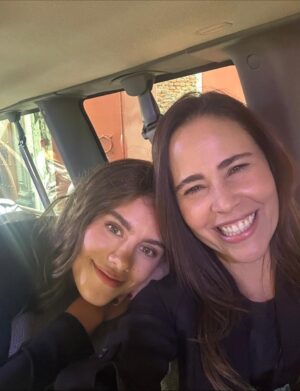 Margarita Magaña Instagram - Aquí mis dos últimos meses.
Yo vivo en Mérida y cuando mis papás me llevan al aeropuerto, mi papá me pregunta si estoy contenta? y yo le contesto. No hay otro lugar donde yo quiera estar mas que en el foro pa!
Si extraño a mis hijos y corro a Mérida a verlos! Si extraño a Adal! Y corro a verlo! Trato de ver a mi hija Shakti en CDMX .
Pero es como si hubiera encontrado la pata de la mesa que tenía perdida! 💕
Espero me esté explicando!
Amo trabajar! ❤️! #actuacion #actriz