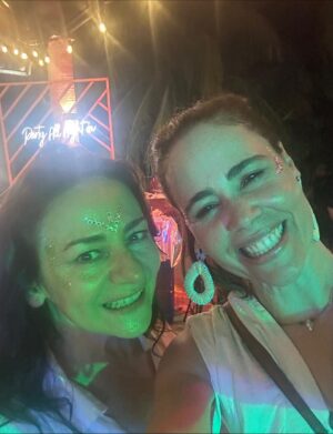 Margarita Magaña Instagram - Aquí mis dos últimos meses.
Yo vivo en Mérida y cuando mis papás me llevan al aeropuerto, mi papá me pregunta si estoy contenta? y yo le contesto. No hay otro lugar donde yo quiera estar mas que en el foro pa!
Si extraño a mis hijos y corro a Mérida a verlos! Si extraño a Adal! Y corro a verlo! Trato de ver a mi hija Shakti en CDMX .
Pero es como si hubiera encontrado la pata de la mesa que tenía perdida! 💕
Espero me esté explicando!
Amo trabajar! ❤️! #actuacion #actriz
