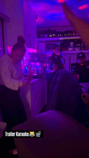 Margot Bingham Instagram - Nothing better than wrapping a weekend with a little SHOOP in my step leading into a week that already feels GOLDEN!🤸🏾‍♂️✨ #WatsonCBS #behindthescenes