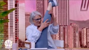 María Cecilia Botero Instagram - Si nos divertimos al aire, imagínense cómo la pasamos detrás de cámaras 😏

 ¿A que no sabían que @mariacebotero era así de flexible? 😂

Comenta cuál fue su momento favorito de #MujeresSinFiltro