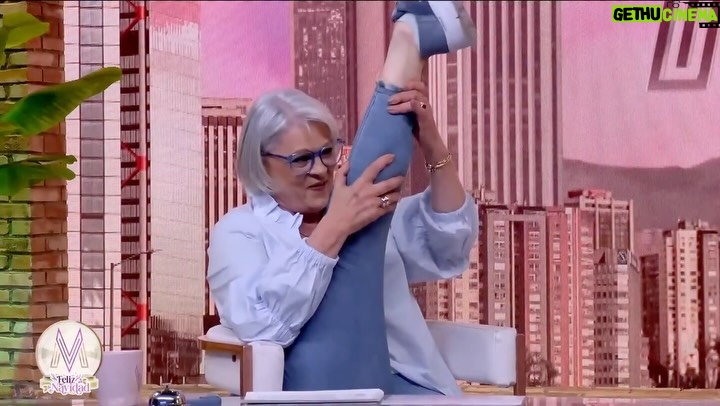 María Cecilia Botero - 10.6K Likes - Si nos divertimos al aire, imagínense cómo la pasamos detrás de cámaras 😏

 ¿A que no sabían que @mariacebotero era así de flexible? 😂

Comenta cuál fue su momento favorito de #MujeresSinFiltro