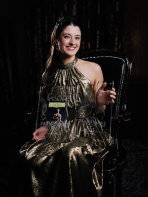 María Dueñas Instagram - 2 Grammophone Awards!!🤯

Not only being named “Young Artist of the Year” but also receiving an award especially for my Paganini album is an honor beyond words. 
I’m filled with deep gratitude to the Grammophone community for enriching our musical community the way they do. This recognition belongs to everyone having my back behind the scenes, some of them pictured here: my fantastic Deutsche Grammophon and managing team, always listening with open minds and ears, my close people, my brilliant producing team and above all, the audience for embracing this album with open arms. This means so much to me.