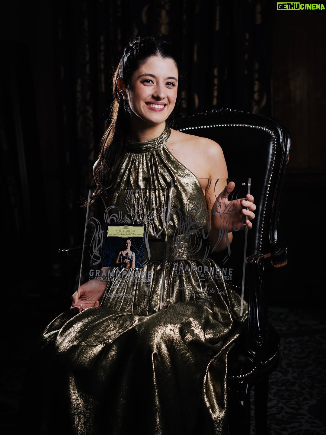 María Dueñas - 8.1K Likes - 2 Grammophone Awards!!🤯

Not only being named “Young Artist of the Year” but also receiving an award especially for my Paganini album is an honor beyond words. 
I’m filled with deep gratitude to the Grammophone community for enriching our musical community the way they do. This recognition belongs to everyone having my back behind the scenes, some of them pictured here: my fantastic Deutsche Grammophon and managing team, always listening with open minds and ears, my close people, my brilliant producing team and above all, the audience for embracing this album with open arms. This means so much to me.