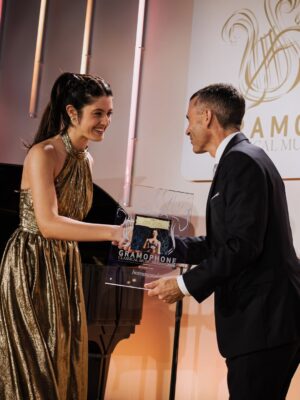María Dueñas Instagram - 2 Grammophone Awards!!🤯

Not only being named “Young Artist of the Year” but also receiving an award especially for my Paganini album is an honor beyond words. 
I’m filled with deep gratitude to the Grammophone community for enriching our musical community the way they do. This recognition belongs to everyone having my back behind the scenes, some of them pictured here: my fantastic Deutsche Grammophon and managing team, always listening with open minds and ears, my close people, my brilliant producing team and above all, the audience for embracing this album with open arms. This means so much to me.