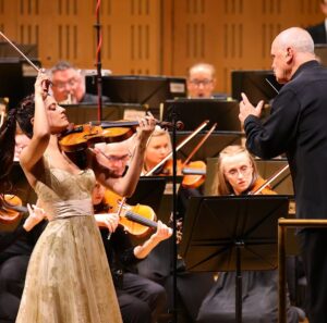 María Dueñas Instagram - It was a great week with Beethoven and @nationalsymphonyorchestrairl with Hans Graf. I enjoyed being in Dublin for the first time, thank you for the warm welcome and a special thanks to the Spanish ambassador, Teresa Lizaranzu, for receiving me❤️