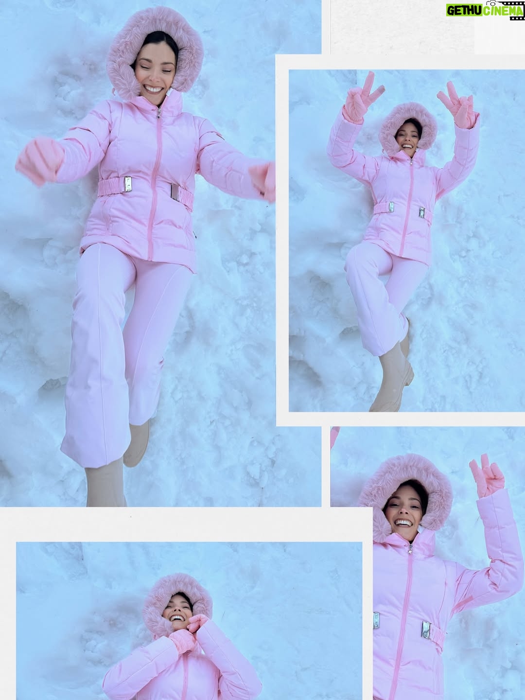 María González Roesch - 3.3K Likes - Love at “frost sight” ❄️💗🥹🍬🩵