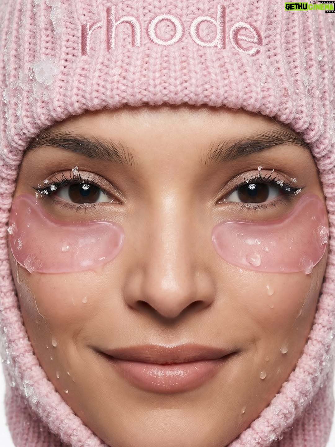 María González Roesch - 3.4K Likes - El glow de @rhode 🤍
No es filtro… es rhode AI 🤫✨

#skincare #photoshoot #rhode