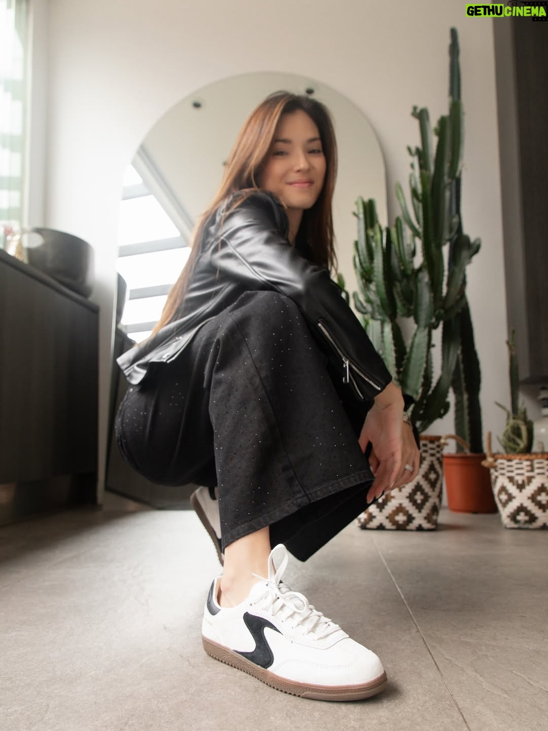 María González Roesch - 3 Likes - 🖤👟 Fit check: @skecherslatino 
Amandoo 🙌🏽