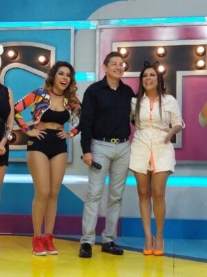 María Mercedes Pacheco Instagram - 2016 el año que marcó un antes y un después …. A veces le tenemos miedo a los cambios y al estar en nuestra zona de confort nos limitamos pero Dios sabiamente pone dificultades en tu vida para que afiances tu Fe y crezcas …. No sabia mi futuro pero agradezco cada segundo de lo que viví en estos 10 años porque la vida me preparo para este 2026…. Y en 10 años volveré a hablar de los cambios maravillosos que me tocó vivir y seguiré agradeciendo cada lágrima y cada risa porque lo entendí todo! Y no puedo estar más agradecida con mi Señor todopoderoso por la sabiduría, al amor y la vida que me ha regalado para vivir tantas cosas hermosas. De oruga a mariposa 🦋 #2016 #trend #2016❤️ #2026