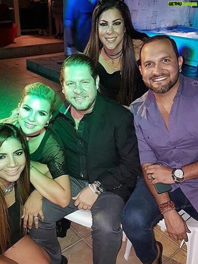 María Mercedes Pacheco - 2.3K Likes - 2016 el año que marcó un antes y un después …. A veces le tenemos miedo a los cambios y al estar en nuestra zona de confort nos limitamos pero Dios sabiamente pone dificultades en tu vida para que afiances tu Fe y crezcas …. No sabia mi futuro pero agradezco cada segundo de lo que viví en estos 10 años porque la vida me preparo para este 2026…. Y en 10 años volveré a hablar de los cambios maravillosos que me tocó vivir y seguiré agradeciendo cada lágrima y cada risa porque lo entendí todo! Y no puedo estar más agradecida con mi Señor todopoderoso por la sabiduría, al amor y la vida que me ha regalado para vivir tantas cosas hermosas. De oruga a mariposa 🦋 #2016 #trend #2016❤️ #2026