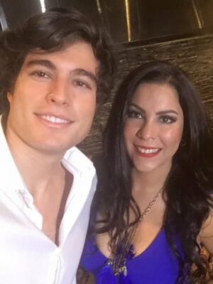 María Mercedes Pacheco Instagram - 2016 el año que marcó un antes y un después …. A veces le tenemos miedo a los cambios y al estar en nuestra zona de confort nos limitamos pero Dios sabiamente pone dificultades en tu vida para que afiances tu Fe y crezcas …. No sabia mi futuro pero agradezco cada segundo de lo que viví en estos 10 años porque la vida me preparo para este 2026…. Y en 10 años volveré a hablar de los cambios maravillosos que me tocó vivir y seguiré agradeciendo cada lágrima y cada risa porque lo entendí todo! Y no puedo estar más agradecida con mi Señor todopoderoso por la sabiduría, al amor y la vida que me ha regalado para vivir tantas cosas hermosas. De oruga a mariposa 🦋 #2016 #trend #2016❤️ #2026