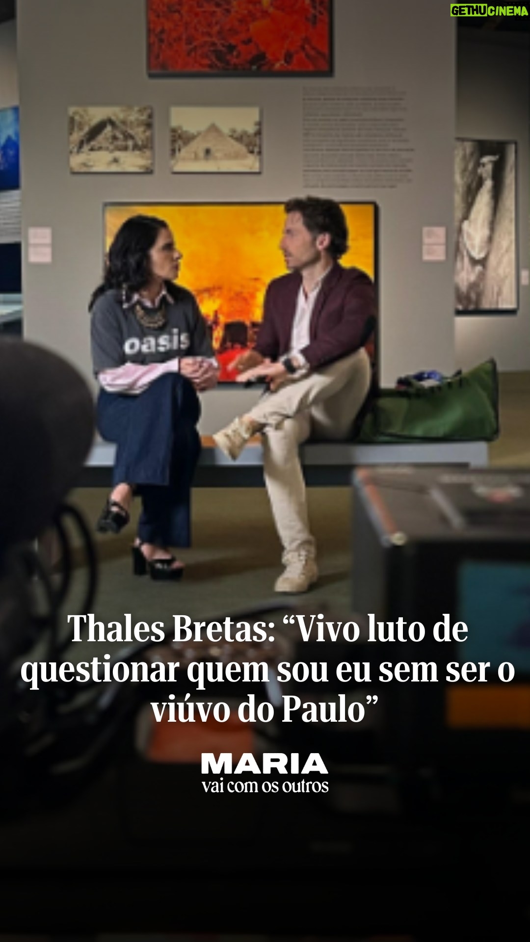 Maria Ribeiro - 27.4K Likes - No 'Maria Vai Com os Outros', Thales Bretas revela como a viuvez e a exposição pública exigiram um processo profundo de reconstrução da identidade após a morte de Paulo Gustavo.

➡️ Maria Vai Com Os Outros é apresentado por @mariaaribeiro, com episódios novos toda quinta, às 22h, no Canal UOL, no YouTube de Universa e no UOL Play.

#UniversaUOL #MariaVaiComOsOutros #MariaRibeiro #ThalesBretas #ProgramasCanalUOL