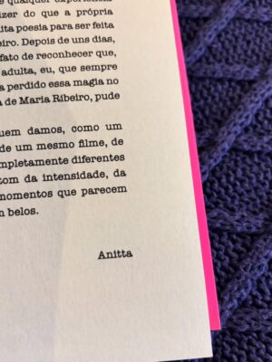Maria Ribeiro Instagram - Ainda vou escrever com calma sobre o mar de amor que recebi na ultima Flip. Foi a primeira vez que lancei um livro lá, e, sem brincadeira, foi inesquecível. Pelos amigos que foram me ver, pelas amigas que fiz nesse mundo, pelo carinho recebido nas ruas, por essa ideia de Brasil onde a gente faz fila pra ver Marina Silva, Caetano Galindo, Ana Maria Gonçalves, Conceição Evaristo, Valter Hugo Mae.
Mas agora quero agradecer. Acabo de saber que meu #nãoseiseébommaséteu foi o livro mais vendido da #casarecord . To feliz que nem criança atravessando piscina pra pai e mãe verem. Meus últimos sete anos estão nesse volume pink.

Obrigada Roberta, Livia, Cassiano, Feres, Eugenia, Lucia, Flavia, Giovanna (que capa, socorro 💥)

Obrigada Anitta, Caetano Veloso, Zuenir Ventura, Alexandre Machado, Gregorio Duvivier, Marcelo Paiva, Helo Teixeira ✨

Obrigada João S.
Obrigada Domingos O.
Obrigada Otavio L.

Obrigada, Caio Mariano.

Obrigada, Paula Lavigne.

Obrigada ao pessoal da Companhia, especialmente Luiz Schwarcz e Marcelo Ferroni.

Obrigada ao pessoal da Todavia.

E obrigada a todas as pessoas que fizeram parte da minha história na escrita: Jorge Bastos Moreno, Ascanio Seleme, João Roberto Marinho, Paulo Lima, Adriana Verani, Fernanda Thedim, Fabio Carvalho, Luara Calvi Anic, Isabelle Moreira Lima, Tatiana Schibuola, Murilo Garavello, Maria Julia Marques, Adriana Negreiros, Andressa Zanandreia, Vanessa Cardoso, Cristina Fibe.

Esse livro reúne textos de O Globo, Tpm, Gama, Uol e Veja Rio.