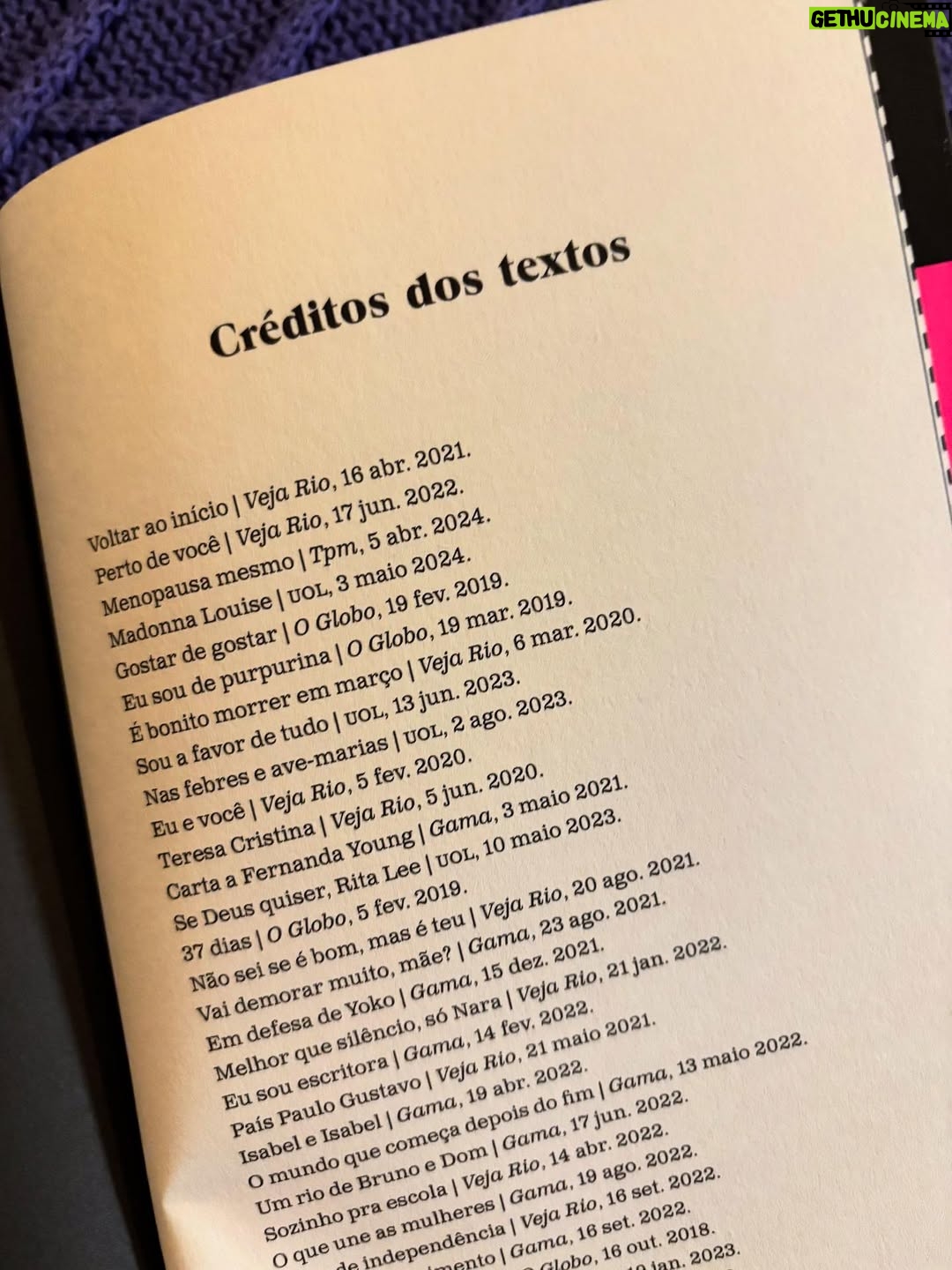 Maria Ribeiro - 5.6K Likes - Ainda vou escrever com calma sobre o mar de amor que recebi na ultima Flip. Foi a primeira vez que lancei um livro lá, e, sem brincadeira, foi inesquecível. Pelos amigos que foram me ver, pelas amigas que fiz nesse mundo, pelo carinho recebido nas ruas, por essa ideia de Brasil onde a gente faz fila pra ver Marina Silva, Caetano Galindo, Ana Maria Gonçalves, Conceição Evaristo, Valter Hugo Mae.
Mas agora quero agradecer. Acabo de saber que meu #nãoseiseébommaséteu foi o livro mais vendido da #casarecord . To feliz que nem criança atravessando piscina pra pai e mãe verem. Meus últimos sete anos estão nesse volume pink.

Obrigada Roberta, Livia, Cassiano, Feres, Eugenia, Lucia, Flavia, Giovanna (que capa, socorro 💥)

Obrigada Anitta, Caetano Veloso, Zuenir Ventura, Alexandre Machado, Gregorio Duvivier, Marcelo Paiva, Helo Teixeira ✨

Obrigada João S.
Obrigada Domingos O.
Obrigada Otavio L.

Obrigada, Caio Mariano.

Obrigada, Paula Lavigne.

Obrigada ao pessoal da Companhia, especialmente Luiz Schwarcz e Marcelo Ferroni.

Obrigada ao pessoal da Todavia.

E obrigada a todas as pessoas que fizeram parte da minha história na escrita: Jorge Bastos Moreno, Ascanio Seleme, João Roberto Marinho, Paulo Lima, Adriana Verani, Fernanda Thedim, Fabio Carvalho, Luara Calvi Anic, Isabelle Moreira Lima, Tatiana Schibuola, Murilo Garavello, Maria Julia Marques, Adriana Negreiros, Andressa Zanandreia, Vanessa Cardoso, Cristina Fibe.

Esse livro reúne textos de O Globo, Tpm, Gama, Uol e Veja Rio.