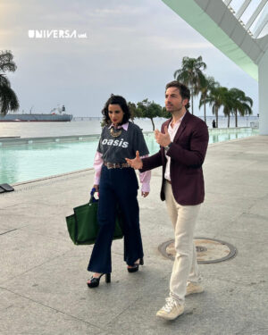 Maria Ribeiro Instagram - @mariaaribeiro foi com @thalesbretas bater um papo tão bonito quanto a exposição que visitaram no Museu do Amanhã, cenário do último episódio da 5ª temporada de 'Maria Vai Com Os Outros'.

➡️ Maria Vai Com Os Outros é apresentado por @mariaaribeiro, com episódios novos toda quinta, às 22h, no Canal UOL, no YouTube de Universa e no UOL Play.

#UniversaUOL #MariaVaiComOsOutros #MariaRibeiro #ThalesBretas #ProgramasCanalUOL