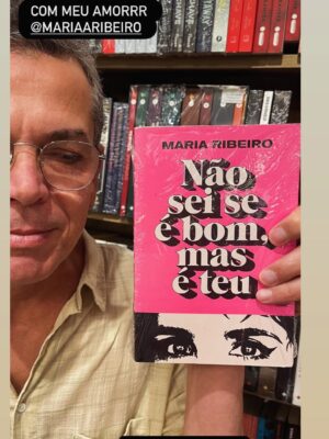 Maria Ribeiro Instagram - Obrigada, São Paulo ♥️
Eu te amo ✨
Foi lindo!

Ultimo dia de @ofilho.teatro no @teatrovivosp 
Dois meses lindos e cheios de reencontros
Obrigada Leo, Thiago, Ganhei, Thais, Marcio, Bruno, Bel, Andreas, Luciano, Iara, Dedé, Andre, Helo, Douglas, Rica, Dedé, Vinicius e todo mundo do teatro.

Obrigada a todo mundo que veio ver a gente, que ae emocionou com o texto do Florian Zeller, que divulgou nosso projeto, e que nos apoiou de alguma forma.

Obrigada também pra turma que veio com o livro novo, foi muito emocionante juntar meus dois rolles profissionais no mesmo bat local 😽

O teatro é uma das poucas experiências da história da humanidade que segue analógica, e, juro, não é por nada, mas que delícia, pqp!