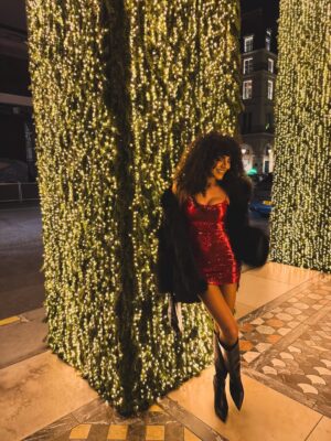 Maria Solomou Instagram - A little bit of Paris glam….
—————————————-vol.2
#wellalwayshaveparis #feelingtreschic
————-❤️❤️❤️❤️❤️❤️❤️❤️❤️❤️
@white_boutiques_gr outfits