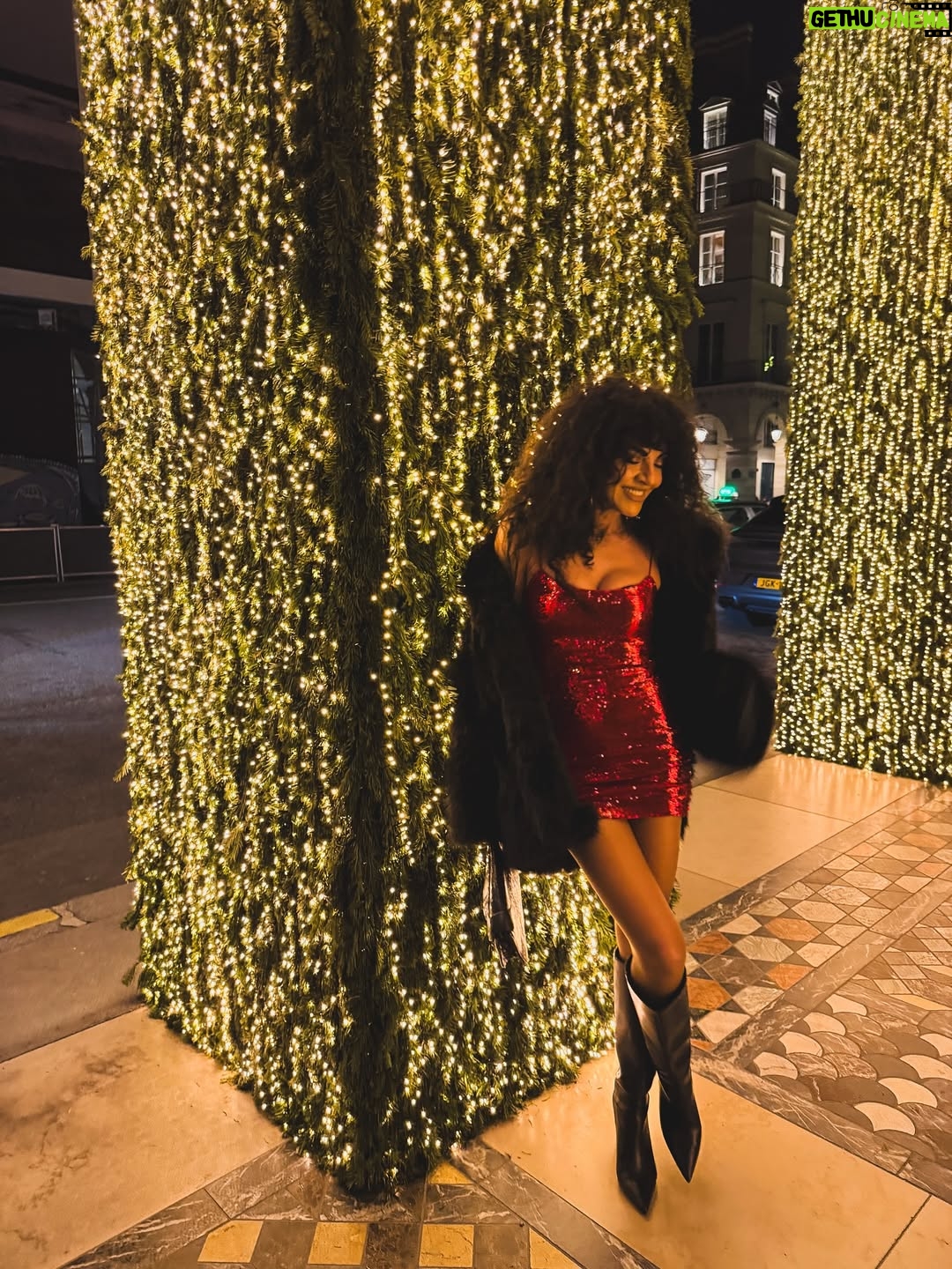 Maria Solomou - 15.3K Likes - A little bit of Paris glam….
—————————————-vol.2
#wellalwayshaveparis #feelingtreschic 
————-❤️❤️❤️❤️❤️❤️❤️❤️❤️❤️
@white_boutiques_gr  outfits