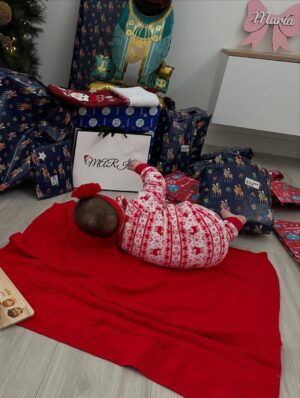 María Toledo Instagram - “Los Reyes se han metido en el globo, mamá”. 
¡Bendita inocencia!!!! 

Si algún día me pierdo, me encontraréis siempre con ellos. 
Mi parejita, por la que merece la pena todo. 
Día de ilusión en los primeros Reyes Magos de mi María.
🫅🏼🫅🤴🏾
Puede que ella no se entere, pero yo sí. 

Mi Vicente y mi María, mi todo. 
¡Os amoooooooo!!!!

#ReyesMagos2026 #miparejita #primerosreyesdemiprincesa #tiempoparaaqui #vidanocorrastanto