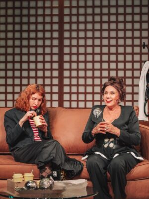 María Valenzuela Instagram - 💐Último fin de semana para meterte en la familia más desbordada del teatro. Solo 4 funciones.

Viernes 19:30h.
Sábado 20h. / 21:45h.
Domingo 20h.

🎫 Entradas disponibles en @plateanet 
o en la boletería del Multitabaris

@noracarpena_ok
@mariavalenzuelaok
@socastiglione
@fercallejon
@urtizbereagonza
@celina.rozenwurcel 

💐Dirección @diazhectorok