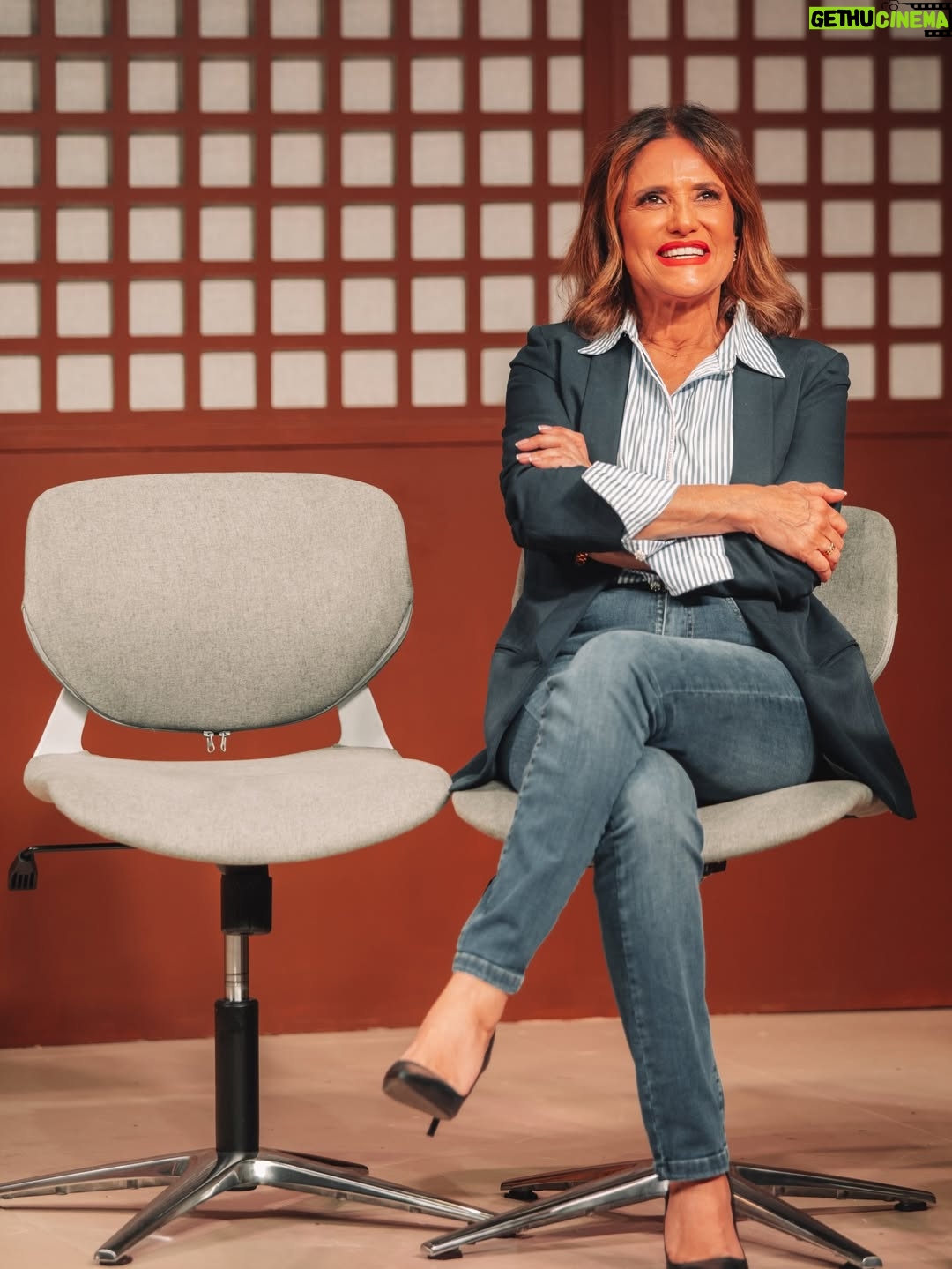 María Valenzuela - 288 Likes - 💐Último fin de semana para meterte en la familia más desbordada del teatro. Solo 4 funciones.

Viernes 19:30h.
Sábado 20h. / 21:45h.
Domingo 20h.

🎫 Entradas disponibles en @plateanet 
o en la boletería del Multitabaris

@noracarpena_ok
@mariavalenzuelaok
@socastiglione
@fercallejon
@urtizbereagonza
@celina.rozenwurcel 

💐Dirección @diazhectorok