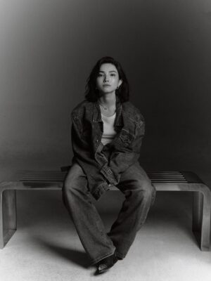 Maria Zhang Instagram - Some much belated birthday thoughts. Really been feeling like I’ve grown into myself recently. To the fam and homies that’ve held it down through thick and thin, you’re a real one. Here’s to settling in.

photos: 懒猫摄影 @chen.7.23
hmu: 丹妮
styling: 🙋🏻‍♀️