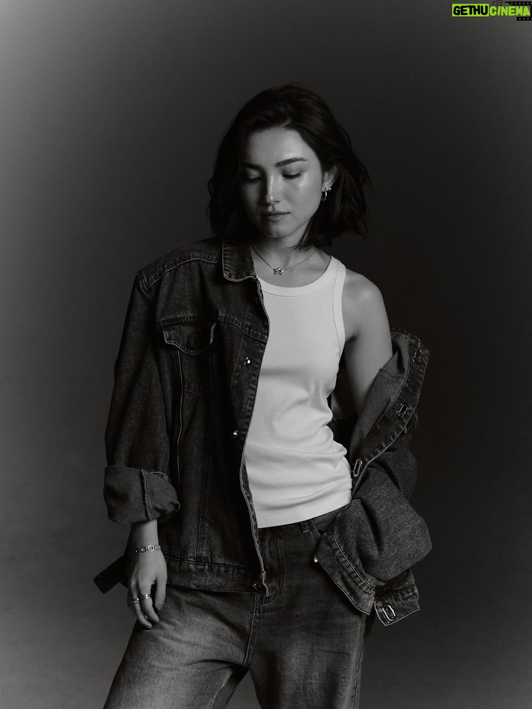 Maria Zhang - 72.5K Likes - Some much belated birthday thoughts. Really been feeling like I’ve grown into myself recently. To the fam and homies that’ve held it down through thick and thin, you’re a real one. Here’s to settling in.

photos: 懒猫摄影 @chen.7.23
hmu: 丹妮
styling: 🙋🏻‍♀️