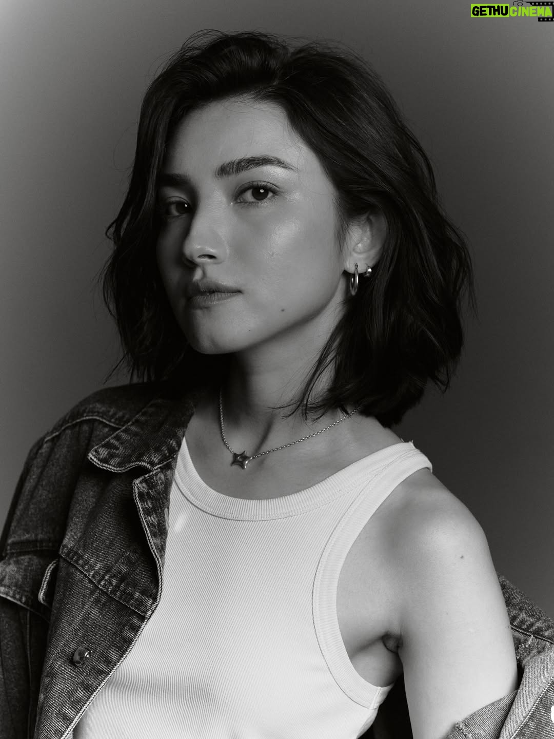 Maria Zhang - 72.5K Likes - Some much belated birthday thoughts. Really been feeling like I’ve grown into myself recently. To the fam and homies that’ve held it down through thick and thin, you’re a real one. Here’s to settling in.

photos: 懒猫摄影 @chen.7.23
hmu: 丹妮
styling: 🙋🏻‍♀️