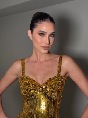 Mariam Habach Instagram - Fotos que nunca compartí….🙋🏼♀️☠️
1. Mi look final de la inauguración de @fariasandco_
2. El equipo que hizo posible las fotos de mi web que aún no sale
3. Un video que me encantó del día de la sesión de fotos para mi web que ya pronto verán.
4. Yo en el gym y haciendo las pasas con mi cuerpo.
5. El dia que fui a @ceprocan.baruta para conocerlo y ser su madrina de mes, quería llevármelos a todos.
6. El día de la exposición de mis primeros poster y tema libre, quedamos de tercer lugar.
7. Gente que quiero y que siempre está para dejarme bella.
8. Las telas para escoger el color de mi set con que haré mi defensa del TEG de mi especialidad que me lo está haciendo @arcadiodiazofficial
9. Mi look de la boda que fui y nunca monte nada, les debo eso.
10. Yo un poco estresada porque no me salían unos puntos cefalométricos del diplomado y me tome una foto para ver si tenía cara de tragedia y efectivamente, me cuesta sacar un par de ángulos.
