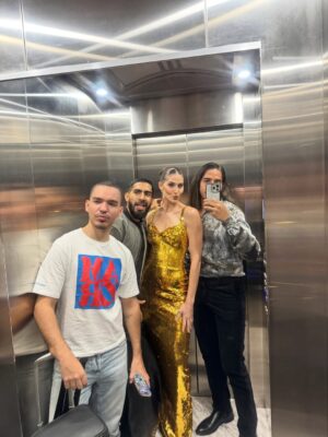 Mariam Habach Instagram - Fotos que nunca compartí….🙋🏼♀️☠️
1. Mi look final de la inauguración de @fariasandco_
2. El equipo que hizo posible las fotos de mi web que aún no sale
3. Un video que me encantó del día de la sesión de fotos para mi web que ya pronto verán.
4. Yo en el gym y haciendo las pasas con mi cuerpo.
5. El dia que fui a @ceprocan.baruta para conocerlo y ser su madrina de mes, quería llevármelos a todos.
6. El día de la exposición de mis primeros poster y tema libre, quedamos de tercer lugar.
7. Gente que quiero y que siempre está para dejarme bella.
8. Las telas para escoger el color de mi set con que haré mi defensa del TEG de mi especialidad que me lo está haciendo @arcadiodiazofficial
9. Mi look de la boda que fui y nunca monte nada, les debo eso.
10. Yo un poco estresada porque no me salían unos puntos cefalométricos del diplomado y me tome una foto para ver si tenía cara de tragedia y efectivamente, me cuesta sacar un par de ángulos.