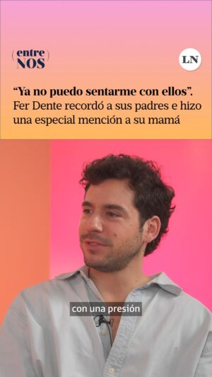 Mariana Arias Instagram - Fernando Dente (@ferdente) recordó a sus padres e hizo una mención especial a su mamá
 
En diálogo con Mariana Arias (@mariaanaarias), el multifacético artista repasa los momentos más salientes de su trayectoria y reivindica la importancia de la formación para obtener logros. Mirá la entrevista completa en lanacion.com o en nuestro canal de YouTube.
 
Mariana Arias con Fernando Dente en #EntreNos