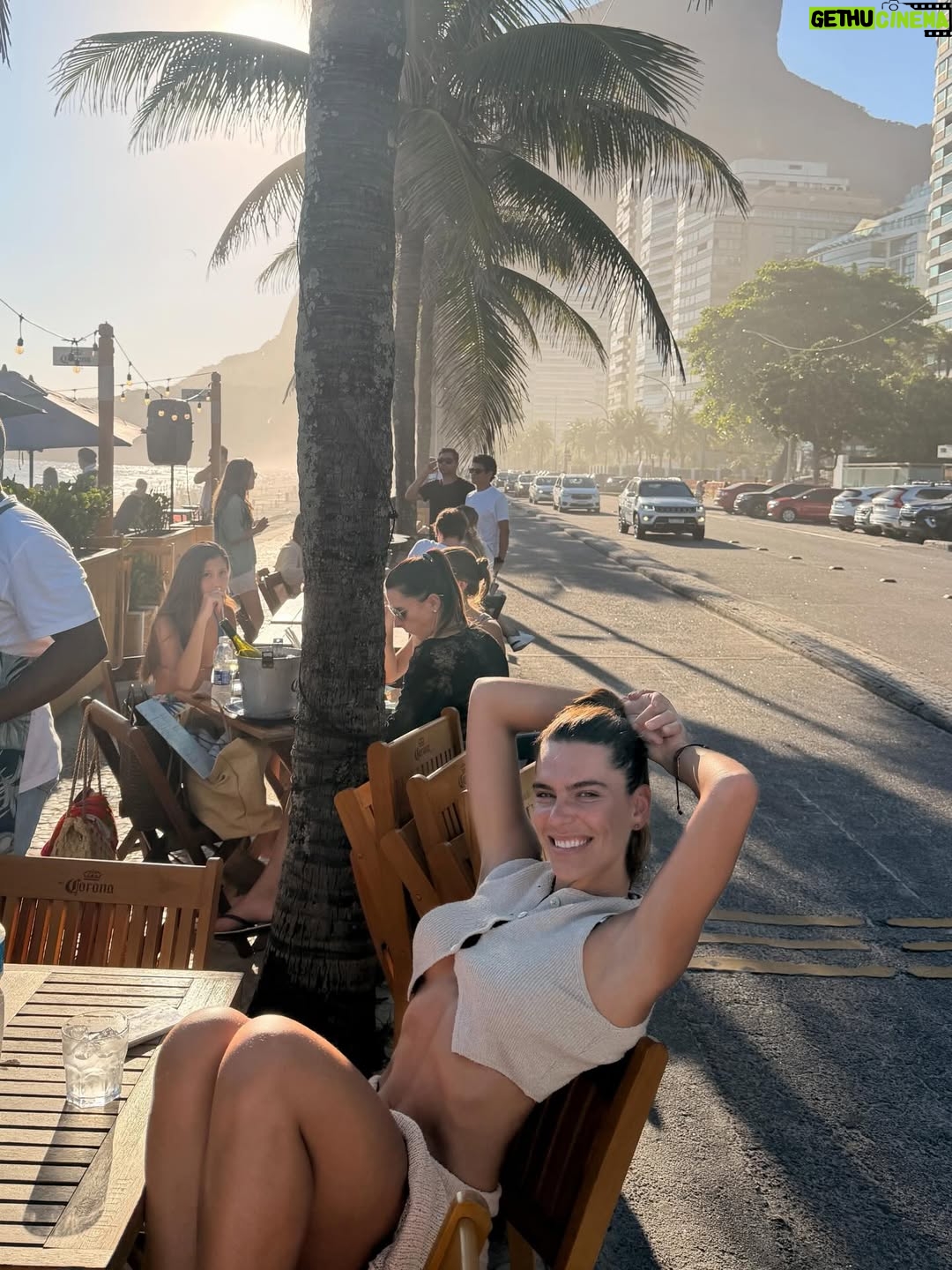 Mariana Goldfarb - 21.3K Likes - Domingo no rio e eu transbordando amor