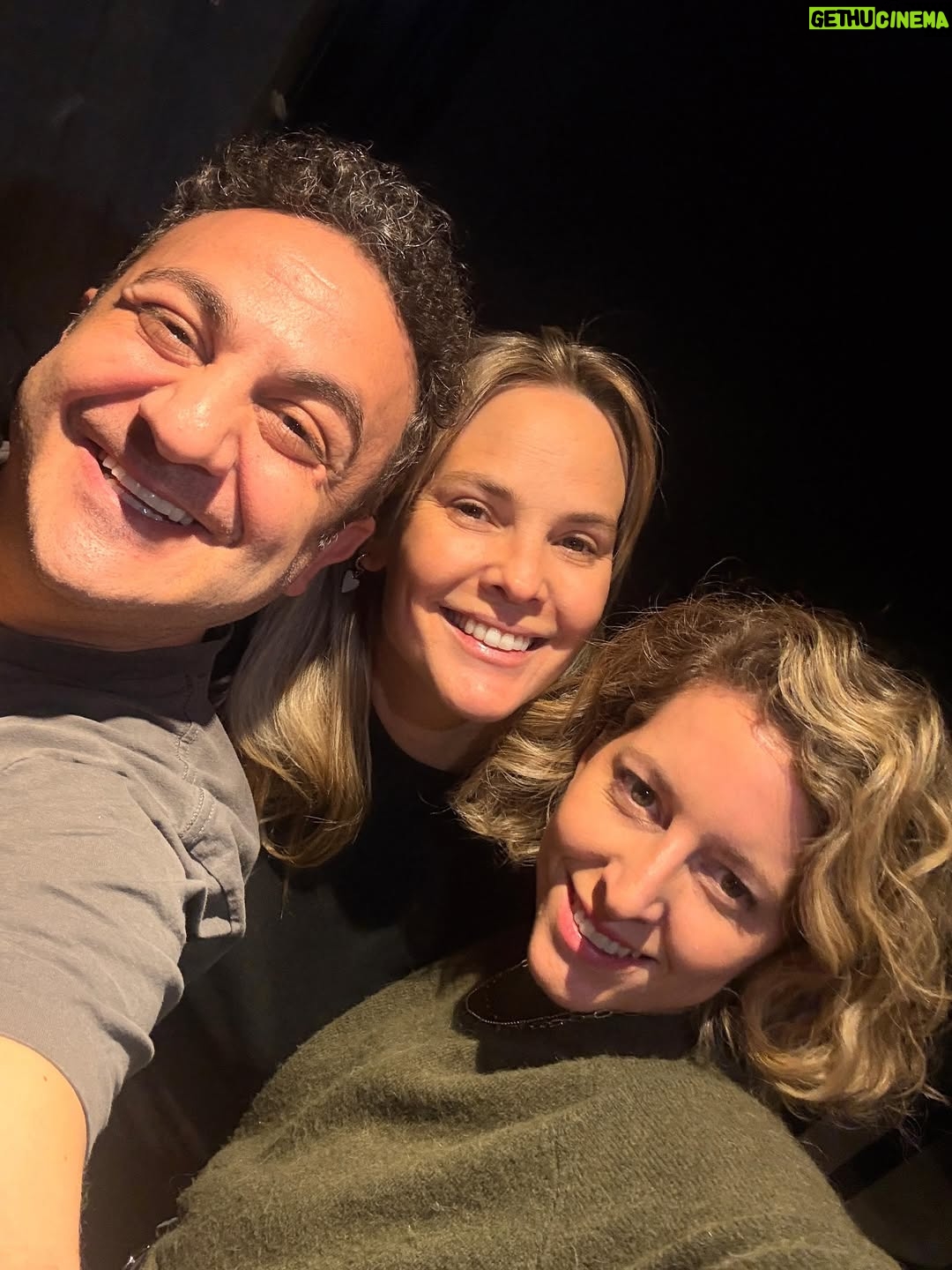 Mariana Seligmann - 4.3K Likes - Otro año más rodeada de mucho amor 💕

Mi día empezó en familia y de sorpresa se fueron sumando los incondicionales de siempre. Disfruté de una mañana llena de amor, esta vez siendo 4 por primera vez y todo terminó en planes con amigos.

Caminata con Nico, comidita con mis 🐥🐥, momento de amor con Vicente, té con amigas, festejo sorpresa con amigos y brunch súper especial de viernes con ellas 🫶🏻

Gracias @soucoqueiro por este día tan especial, por compartir la vida conmigo y nunca dejar de sorprenderme.

Me di cuenta de lo hermoso que es tener tanta gente linda en mi vida que me quiere y me acompaña. Solo agradecerles por todos estos momentos 🫶🏻 

CUMPLEAÑOS MÁS QUE FELIZ ✨

#cumpleaños #soymuni #amigos #família